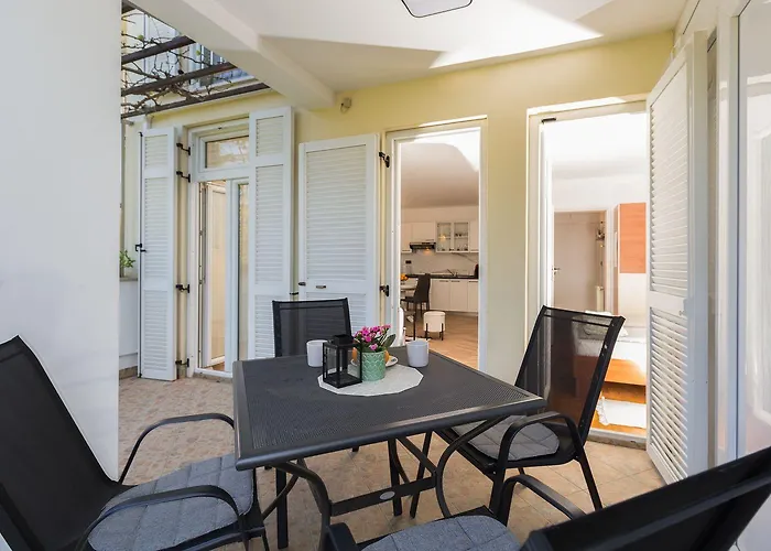 Malerisches Mit Mediterranem Garten - Nur 450 Meter Zum * 波雷奇